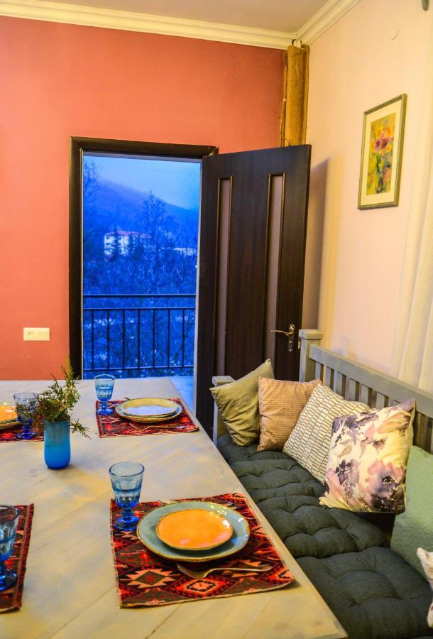 Paxlava Guesthouse & Restaurant Dilijan Exterior photo