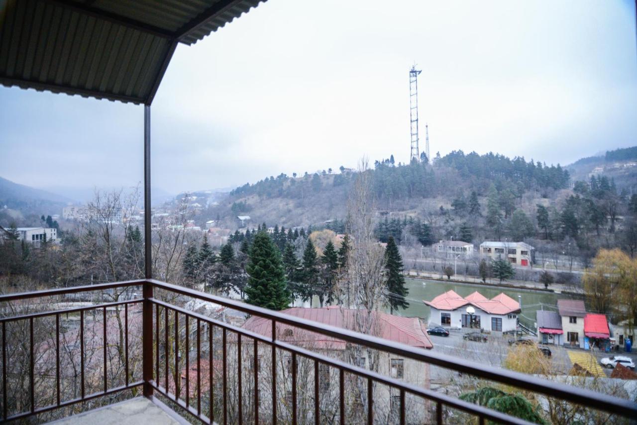 Paxlava Guesthouse & Restaurant Dilijan Exterior photo