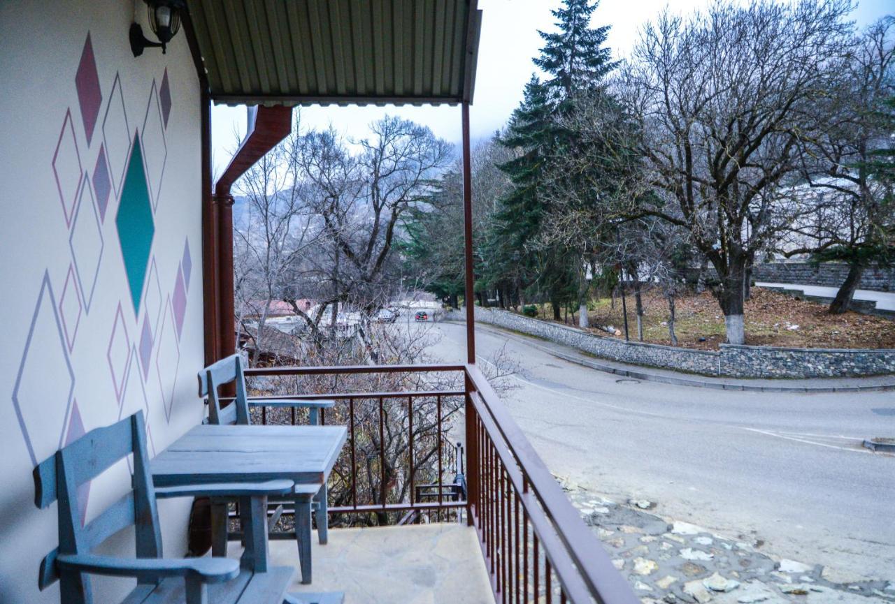 Paxlava Guesthouse & Restaurant Dilijan Exterior photo